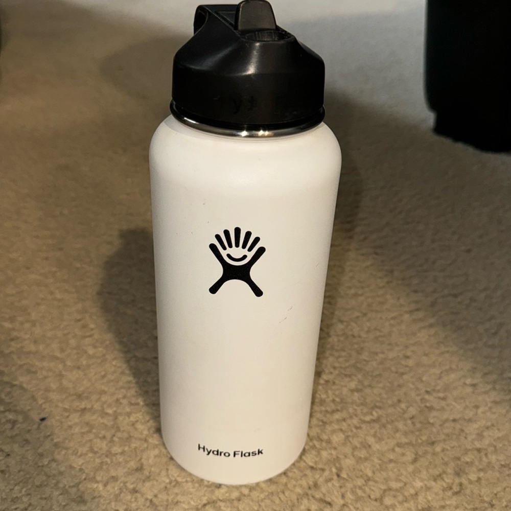 White Hydroflask 32oz